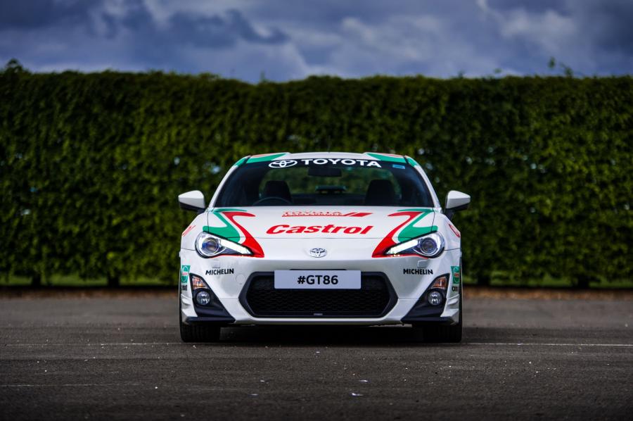  Toyota GT 86 Castrol Toyota Celica GT-Four 2015 года  (фото 3 из 11)